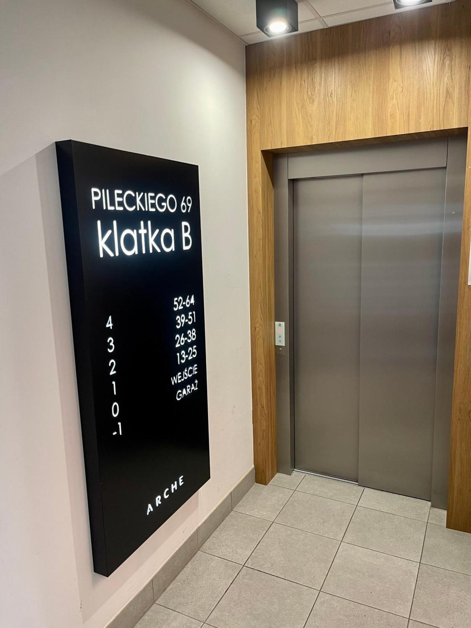 Time&House Pileckiego Przy Centrum Onkologi I Klinice Novum Apartament Na Wylacznosc Pokoj,Sypialnia,Lozko, Lazienka,Kuchnia Apartman Varsó Kültér fotó